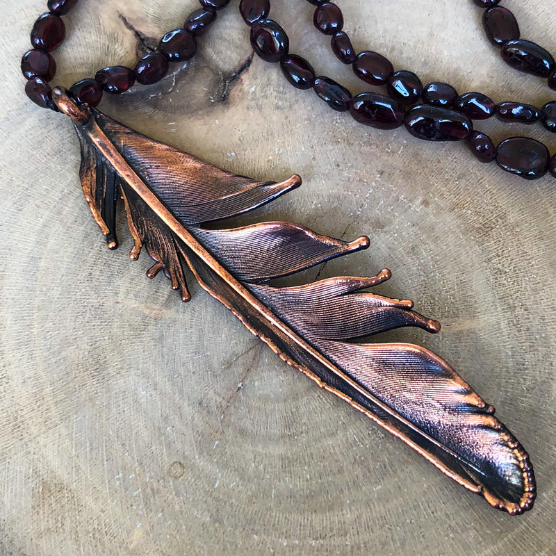 PIGEON FEATHER & GARNET