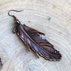 PIGEON FEATHER SINGLE EARRING